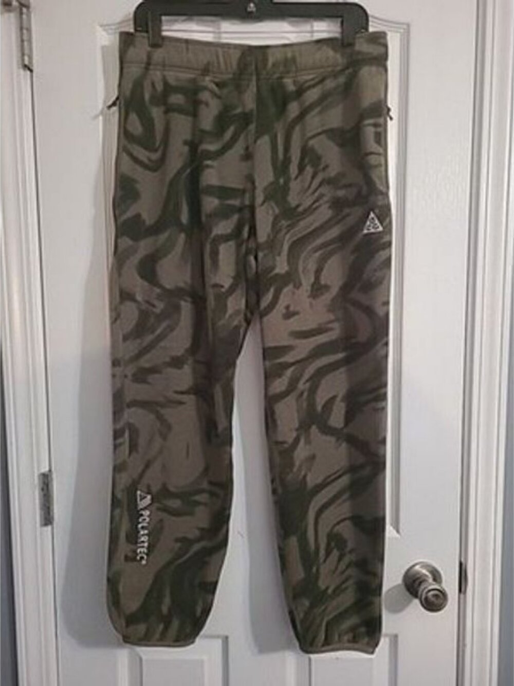 Nike ACG Polartec Womens Size Medium Green Camouflage Fleece Pants FD5234-222